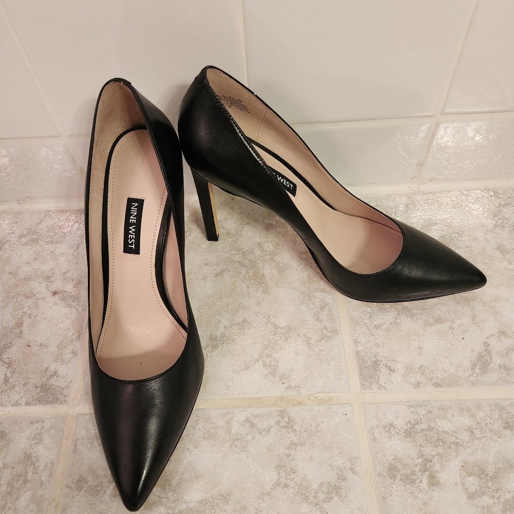 Nine West black pumps size 9